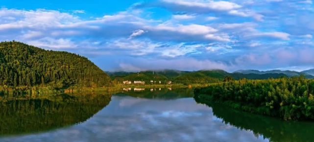 邵武卫闽小镇绿意浓花正旺山水好风光