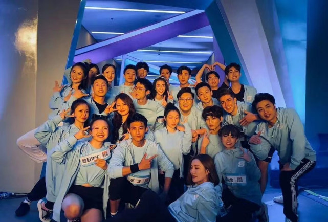 德云社烧饼参加新综艺,演员阵容强大,被调侃你们要赚钱养全社了