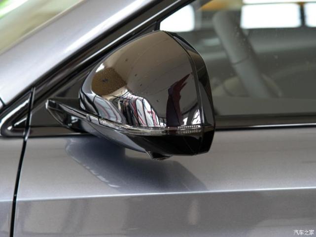 造型很酷炫 荣威RX5 PLUS实车已到店