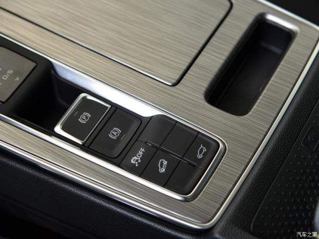 造型很酷炫 荣威RX5 PLUS实车已到店