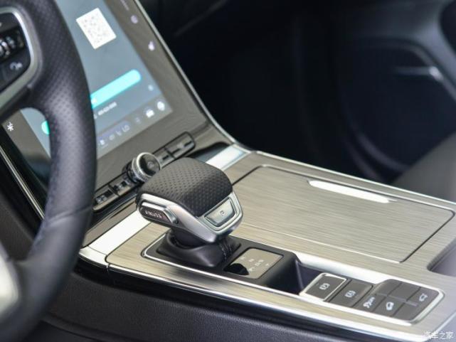 造型很酷炫 荣威RX5 PLUS实车已到店