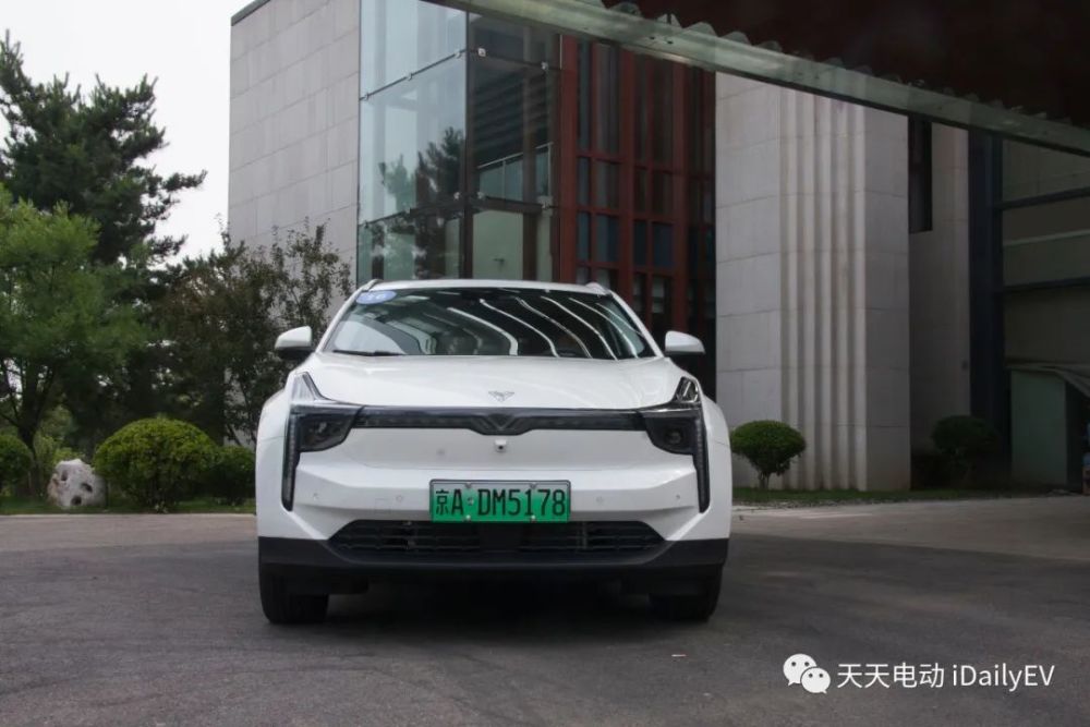 有点被哪吒u圈粉,这台新势力电动车感觉还挺靠谱