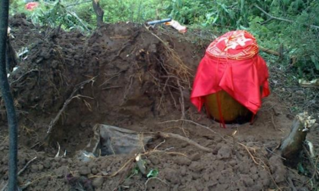 很多人发达之后便迁坟这样真的对后人有好处吗老人十迁九败