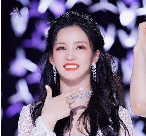 创造营刘些宁泪洒舞台底下喊的永远不是自己的名字