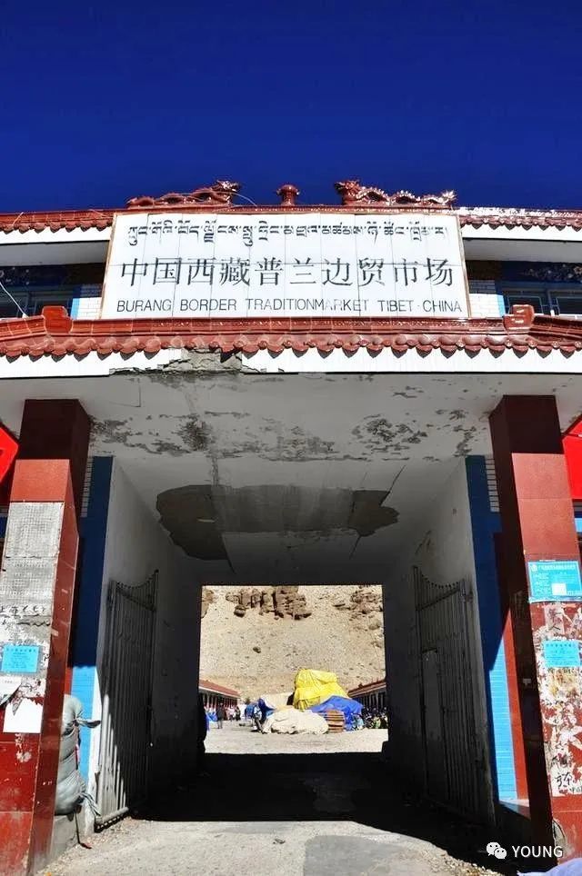 普兰县城没有什么可以逛的地方,除了距离县城近20公里的藏族寺庙,就是