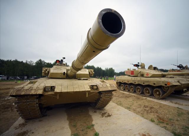 96a的zpt98式125毫米滑膛炮另外,我们还有一款更先进的125毫米坦克炮
