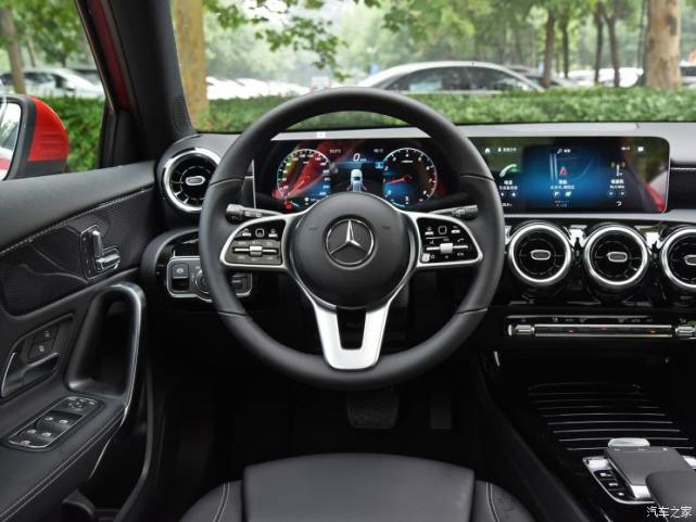 配置调整 海外版新款奔驰CLS官图发布