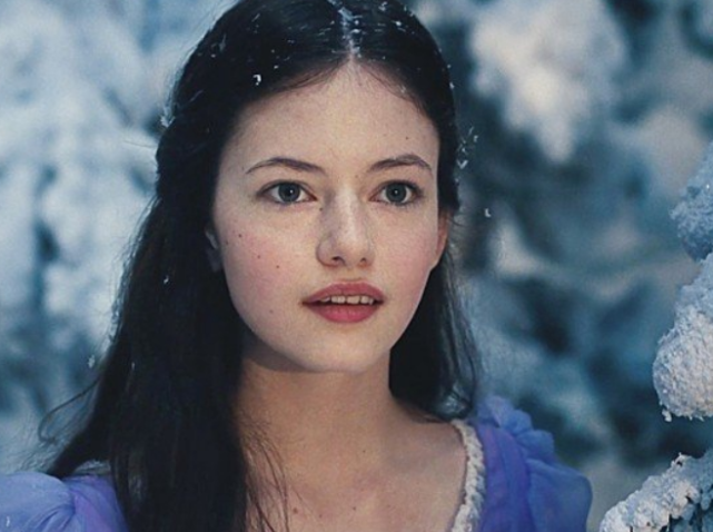 还记得《暮光之城》中的贝拉吗?12年过去,现在真的太美了