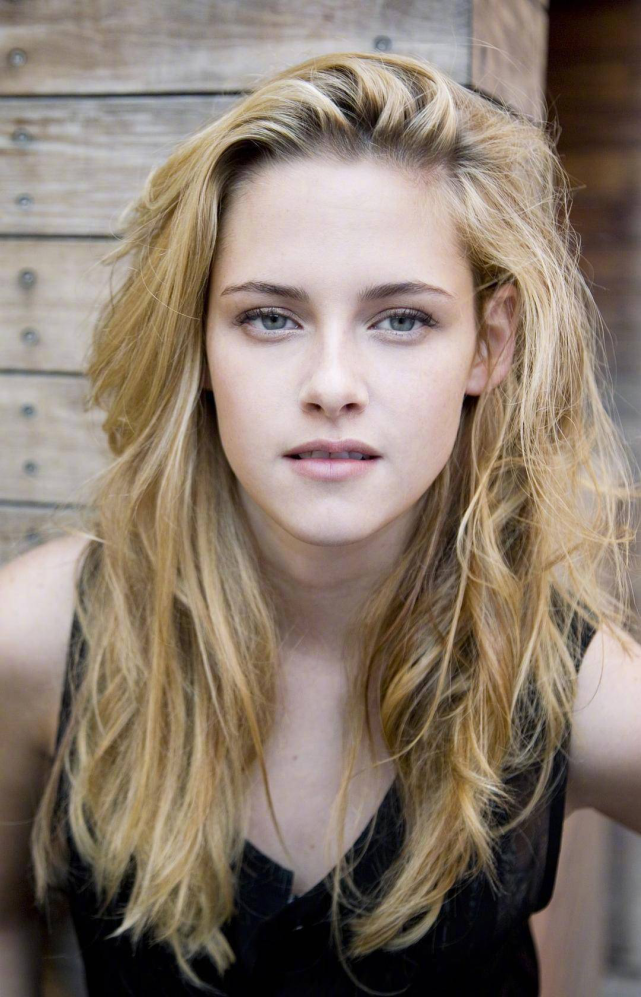 可纯可欲的暮光女克里斯汀,长发柔情短发干练,你更喜欢哪种