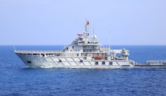 只要军记们坐镇这艘船的"神仙位",与之训练的"呼伦湖"号新型快速战斗