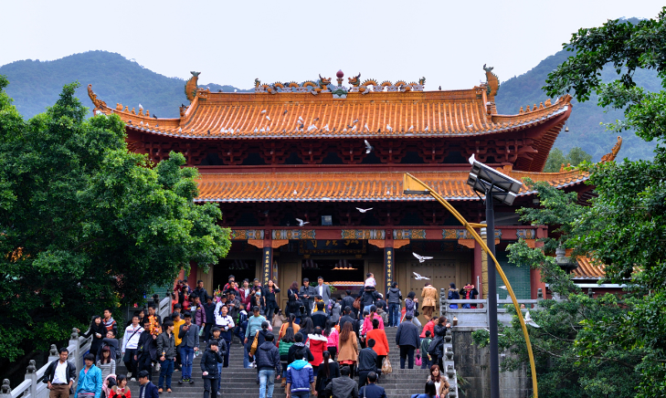 深圳最著名的一座寺庙,游客络绎不绝,据说祈福许愿会梦想成真
