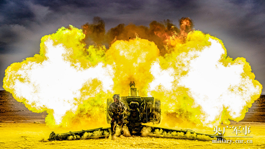 满屏火力覆盖燃出天际直击战争之神的怒吼