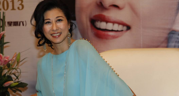 费翔20年放不下的旧爱,挤走了闺蜜成"正宫",一生不孕只疼房祖名