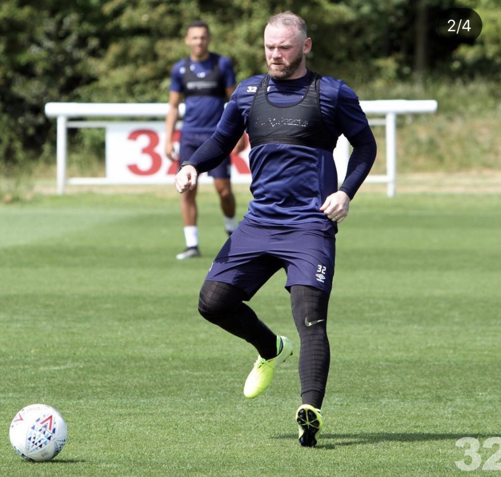 34岁鲁尼活成50岁头发几乎全掉光胡须白了一大半