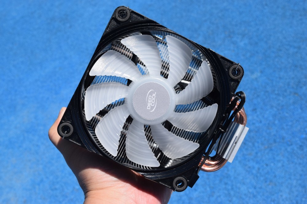 四热管,双风扇设计的九州玄冰400双刃版开箱点评_腾讯新闻
