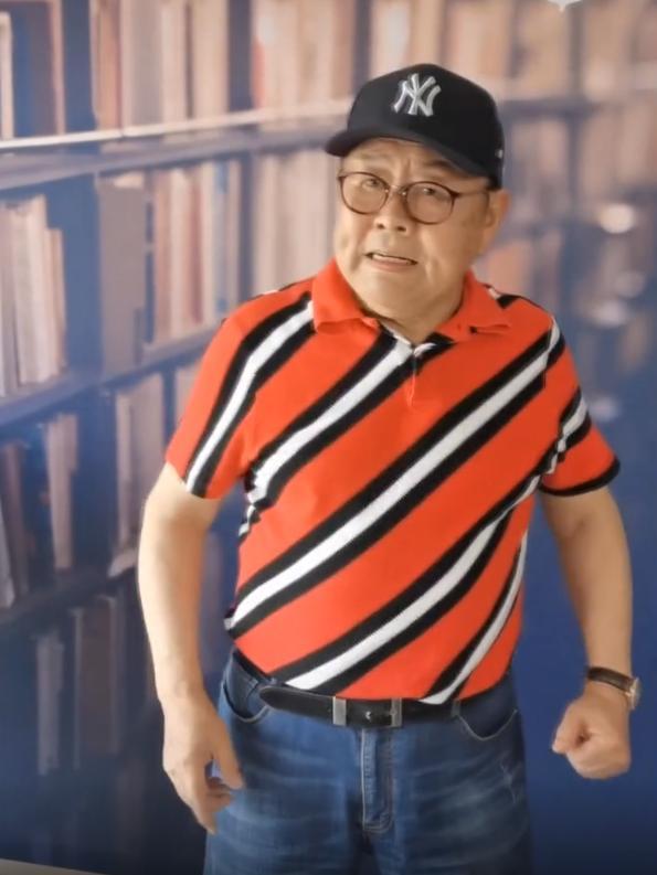 75岁马德华再扮猪八戒戏里背高翠兰戏外还娶了她当媳妇