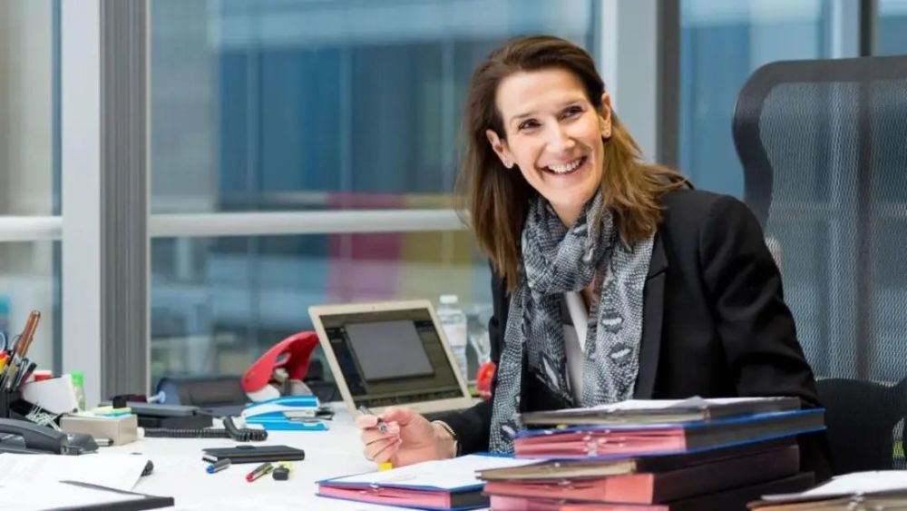 "比利时首相苏菲·威尔梅斯周二(5月19日)在布鲁塞尔参观重新开放的