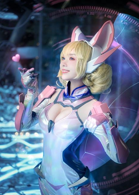 真人cos王者荣耀女英雄,妲己温柔性感,看到嫦娥:仙女姐姐!_腾讯新闻