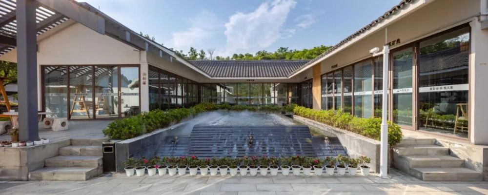 在公园城,邂逅慢节奏的梨园雅舍!