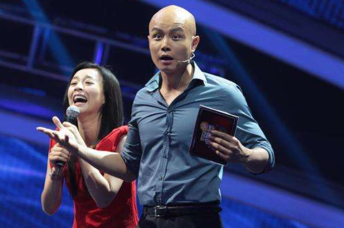 乐嘉被封杀的真实原因,你以为是得罪金星,强吻谢娜?太单纯了