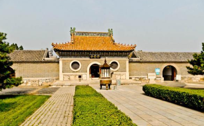 在玉田县,最著名的便是孟家泉遗址,在上个世纪时常有村民们在山上发现