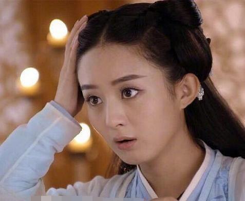 28岁袁冰妍模仿26岁赵丽颖同样被捏脸差距让人意外了