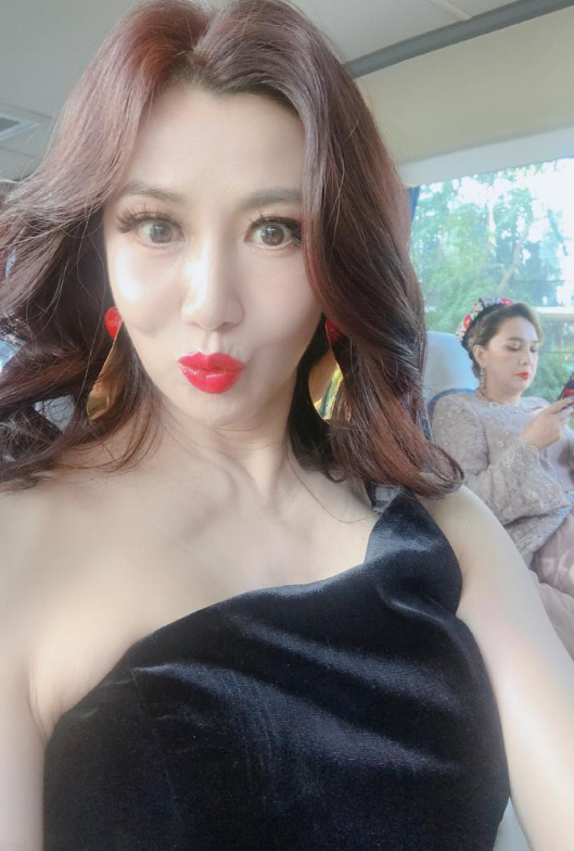 但是生活中不免有些遗憾,张光北的女儿张思乐的颜值,并没有像父亲那样