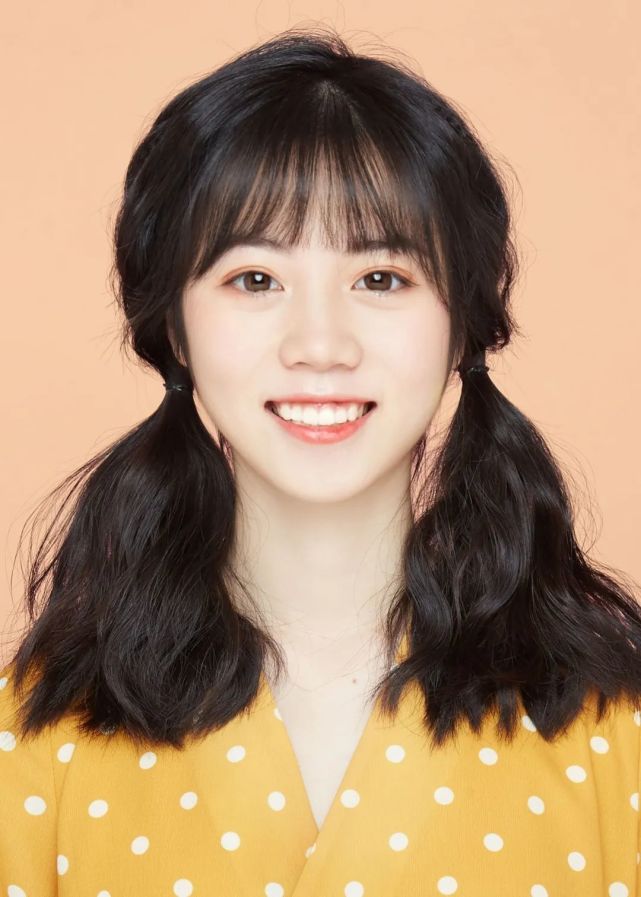 考出712分,全省11名的女生陈可盈,就出自(2)班.