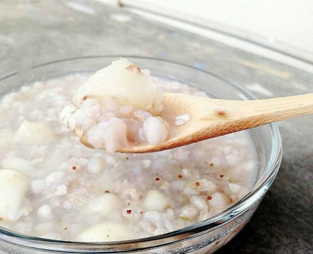 薏仁百合荸荠粥