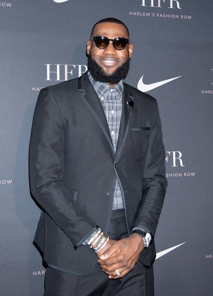 别人都在忙着复赛,杜兰特却成了小老板!网友:模仿詹姆斯_腾讯新闻