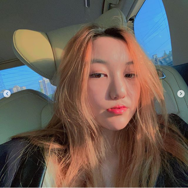 李亚鹏和小16岁女友情变?两人互相取关,李亚鹏外出不带女友