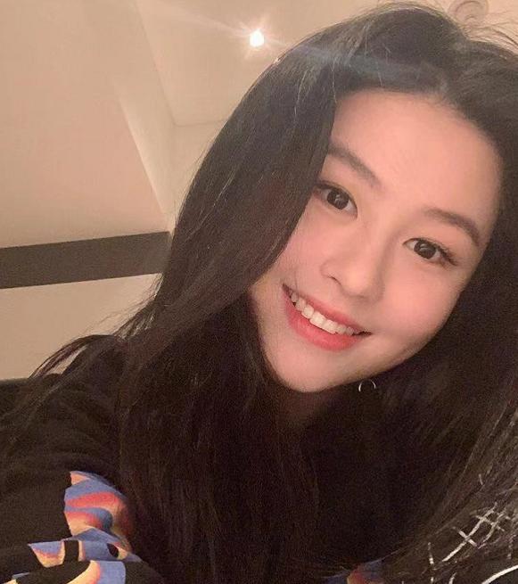 方媛|方媛晒美照引邱淑贞女儿围观，对方发文赞她好美，方媛回应很大气