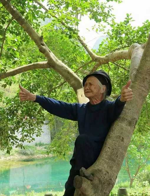 到世界长寿之乡广西巴马县探访百岁老人,原来长寿与这些因素有关
