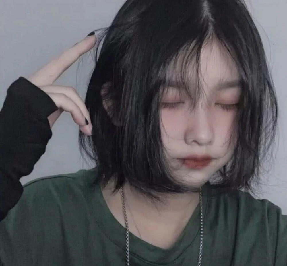 氟西汀微丧女头要累积多少勇气才敢去深爱一次