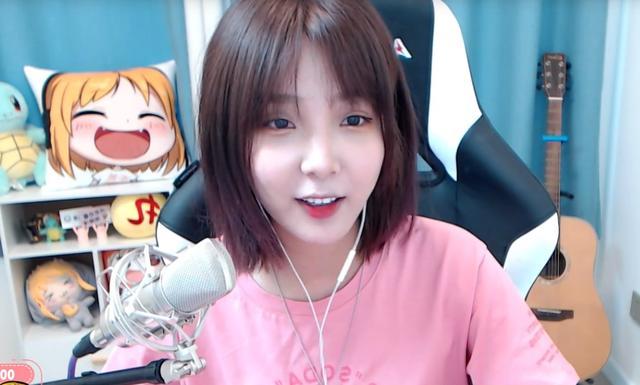 lol一姐小米粥上头首次露素颜开撕炫神歪嘴又丑敢开摄像头吗