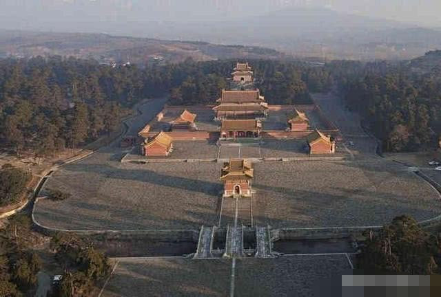 考古专家曾挖掘雍正陵墓,为何专家才挖两米就紧急叫停了?