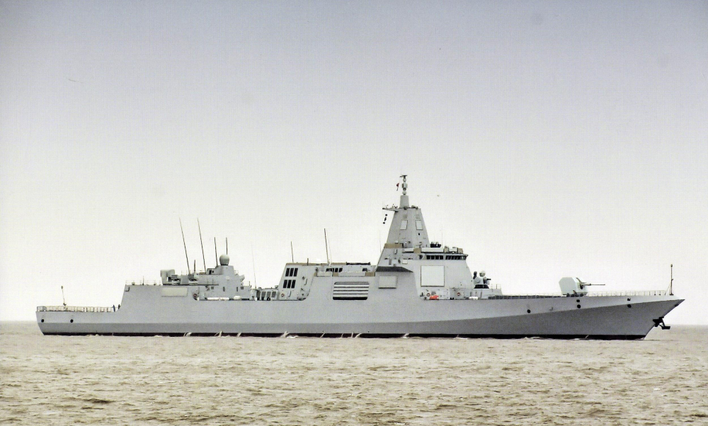 舰,目前已经成功投入使用,它的出现极大地弥补了中国海军在军事领域的