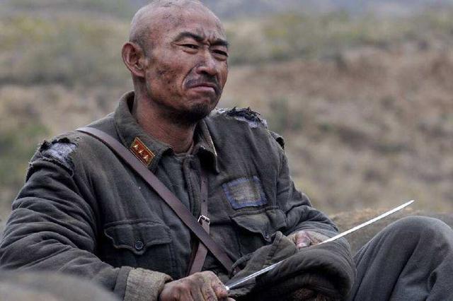 亮剑孙德胜晒近况满身肌肉荷尔蒙旺盛妻子韵味十足