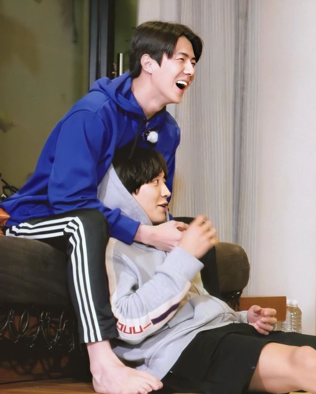 朴灿烈吴世勋sc小分队来咯竹马小分队带着他们的专辑回来了