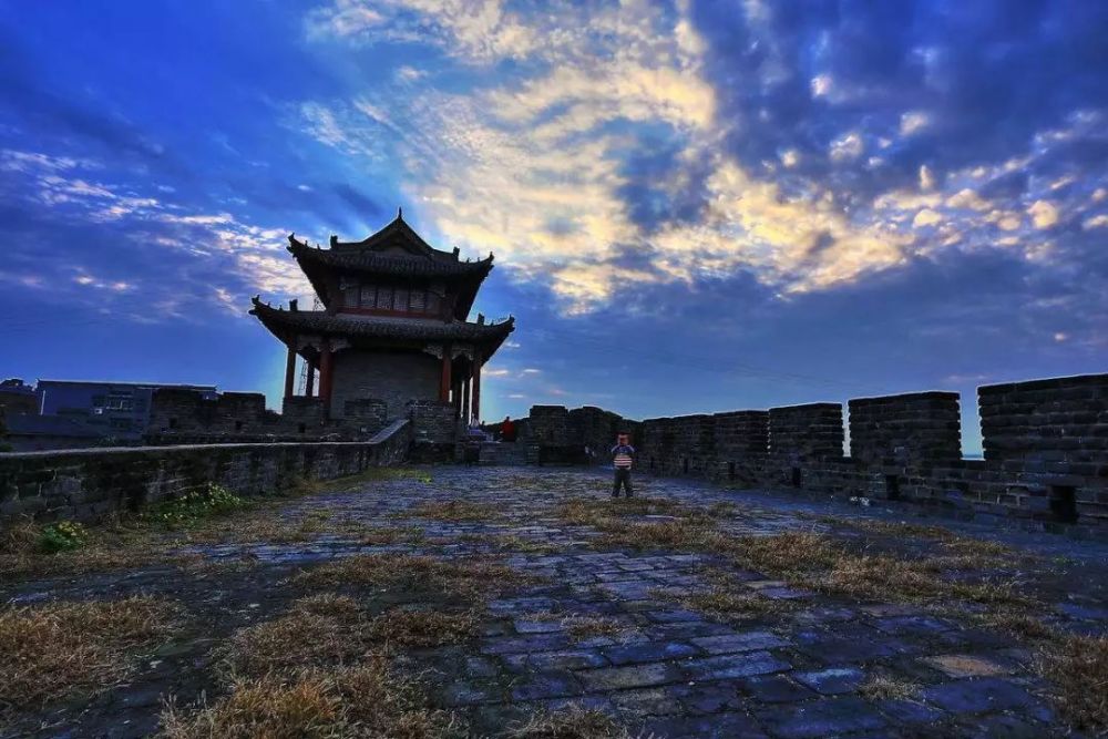 湖北gdp什么时候超河南_中部六省GDP:河南超5.4万亿,湖北超湖南,这一省成“大黑马”