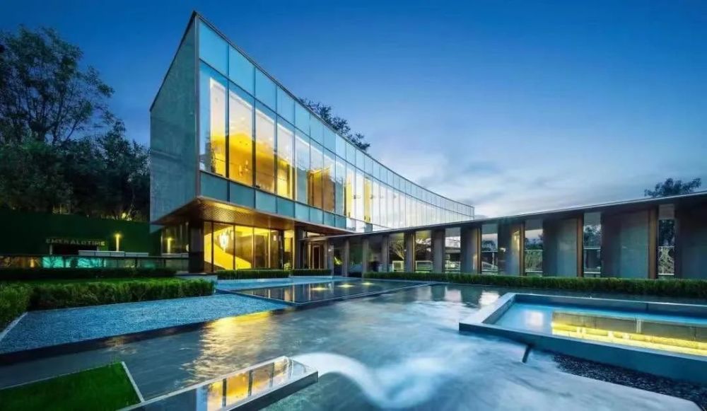 无锡时代城和中海寰宇天下分列面积排行榜2,3位,这3家楼盘成交面积都