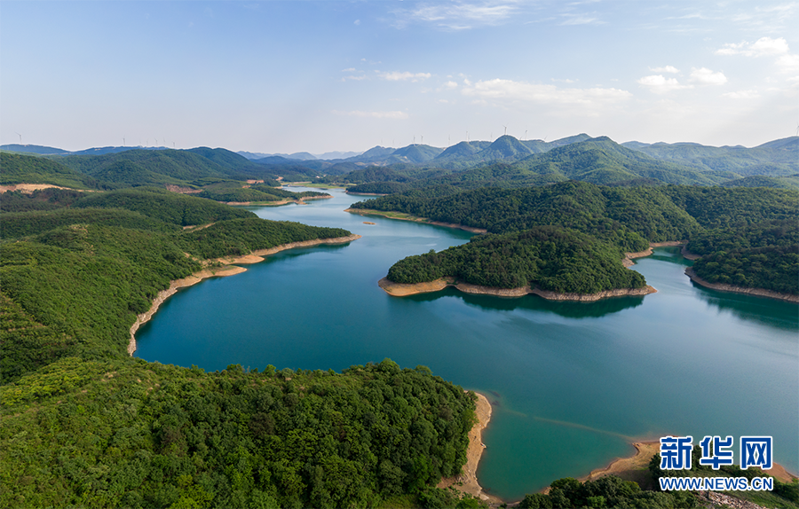 图为荆门东宝区仙居乡南河水库美景.