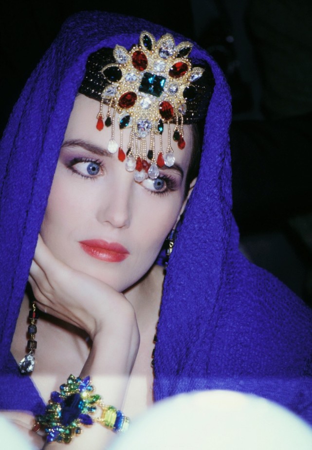 被称为"法国第一美女"的伊莎贝尔·阿佳妮也是混血儿,她的母亲是德国