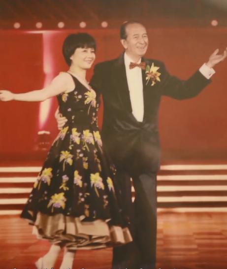 何鸿燊|赌王四位太太：二太精明，三太温婉，四太痴情，原配黎婉华一直被误会