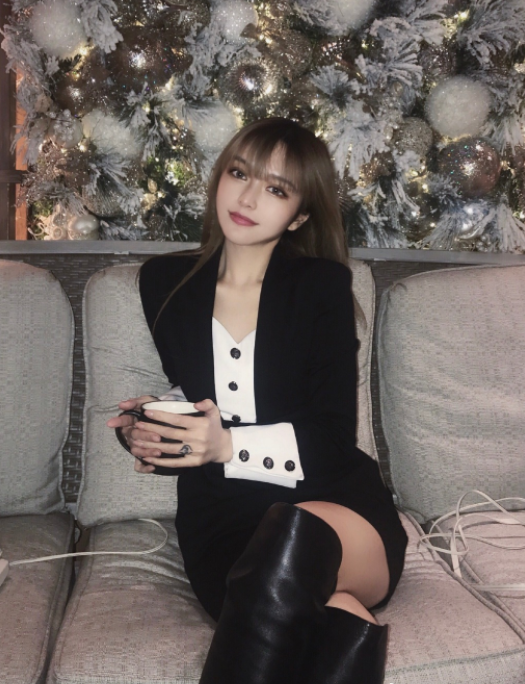 周扬青终于做回自己穿公主风碎花裙显贵气可惜他不会珍惜