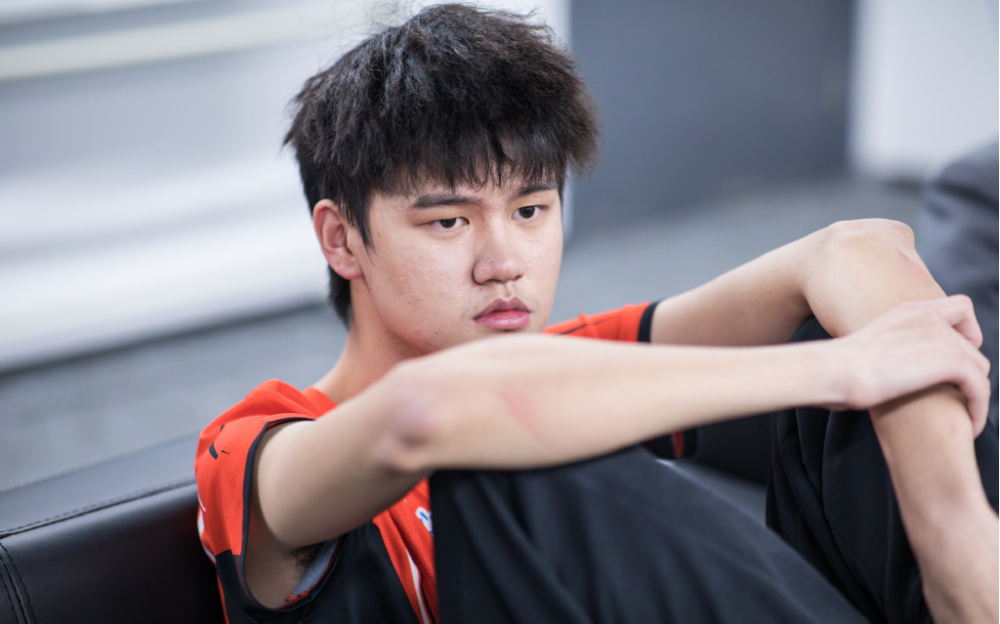 kpl:久诚难发挥,易峥成突破口,dyg到底哪里输给了ag超玩会?