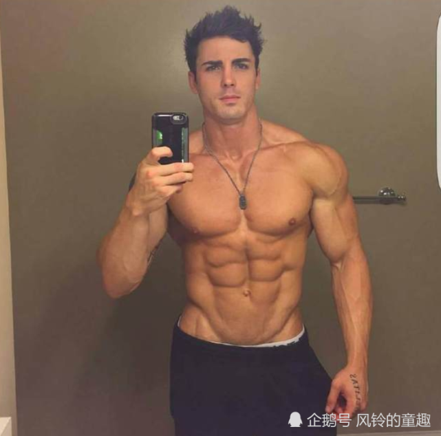 男生疯狂锻炼下腹 没能练出块状效果 4个运动 练出六块腹肌 腾讯网