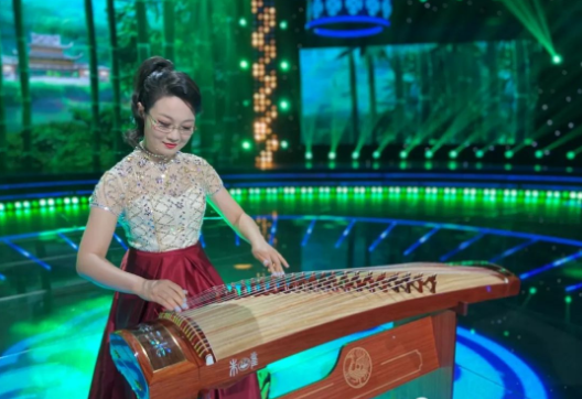 受央视邀请葫芦岛籍三位古筝演奏家再次登台录制节目