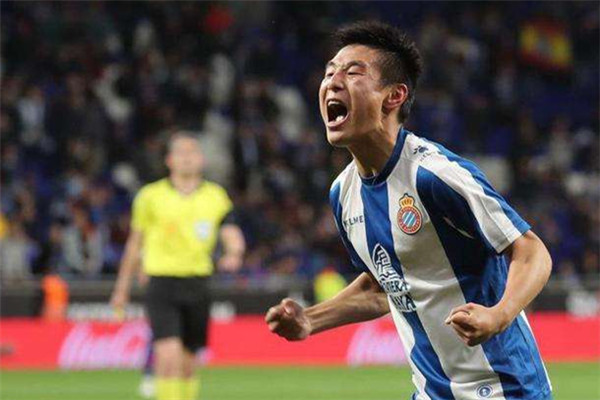 卡努特:武磊是一个非常棒的球员,中国球员缺乏场外专注力