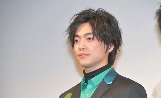 说起自己心境的转换过程,他跟记者透露:"之前他去加藤浩次家做客时